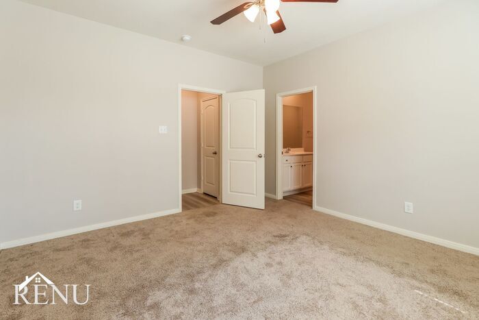 Building Photo - 25402 Cypress Bend Dr