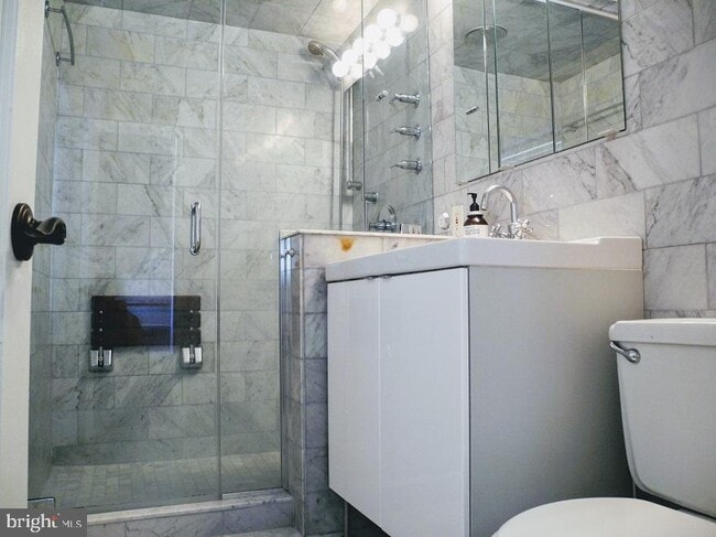 Building Photo - 1933 Rodman St