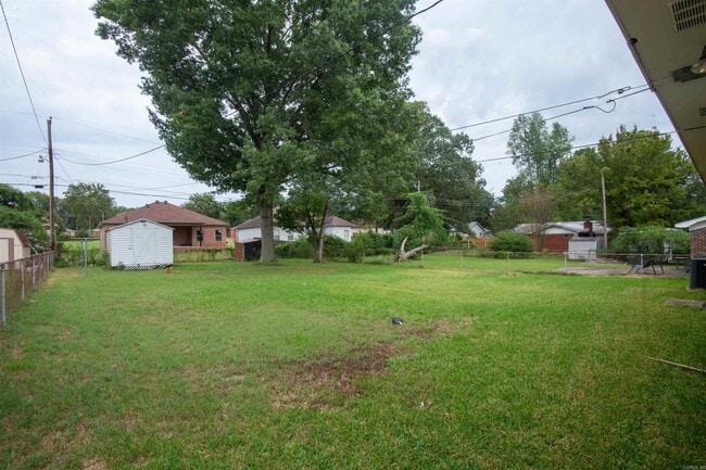 Building Photo - 5805 Hopson Dr