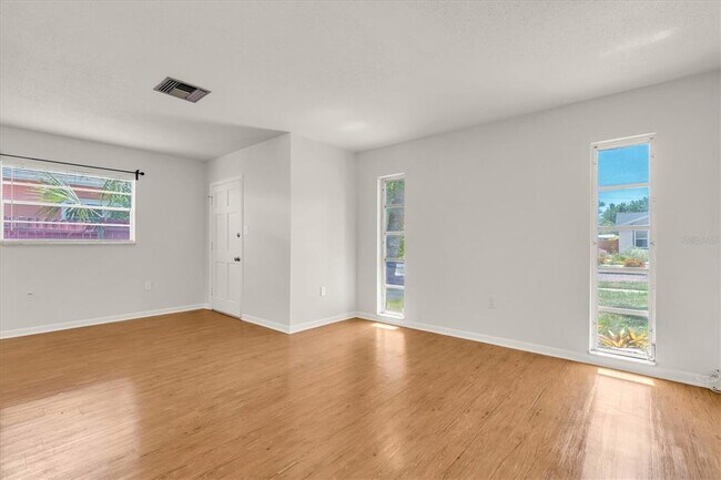 Building Photo - 1720 53rd St S