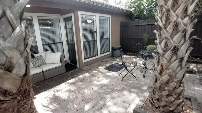 Building Photo - Beautiful  Furnished 1/1 condo x Rent  in Winter Park Next to Full Sail University !