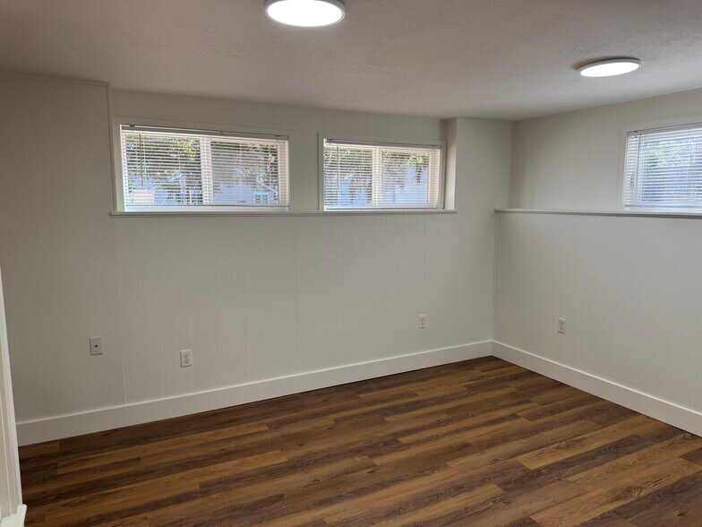 Building Photo - 2829 Larch Way