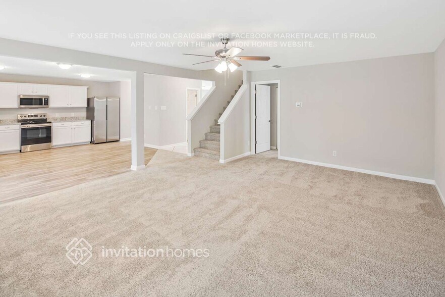 Building Photo - 13945 Pinyon Pine Ln