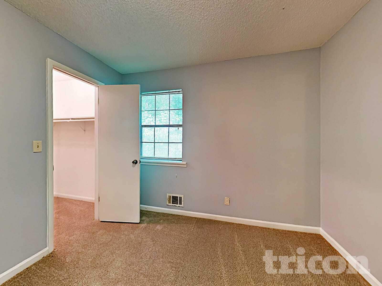 Building Photo - 4807 Alpine Dr SW