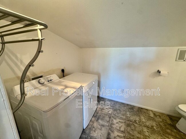 Building Photo - 21606 3rd Ave SE