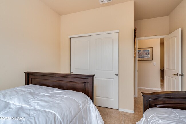 Building Photo - 1105 Lombard Way