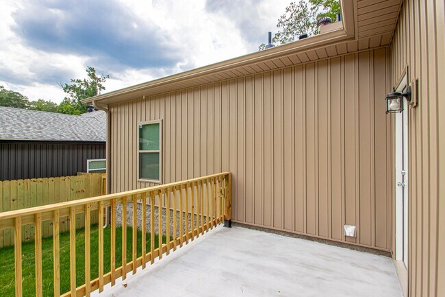 Building Photo - 2311 Nichols Rd