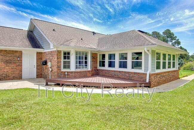 Building Photo - 630 Hawthorne Pl