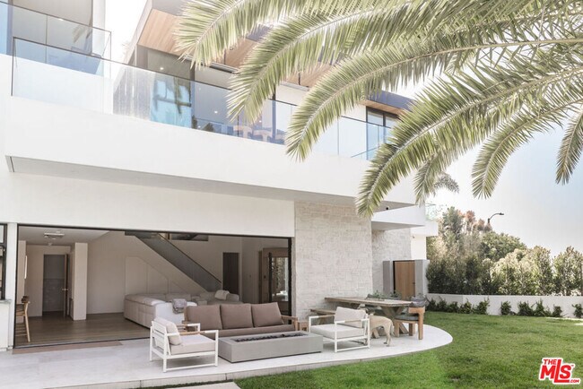 Building Photo - 606 N Ardmore Ave