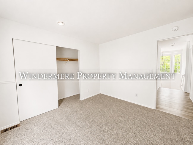 Building Photo - 10773 Jetty Pl NW