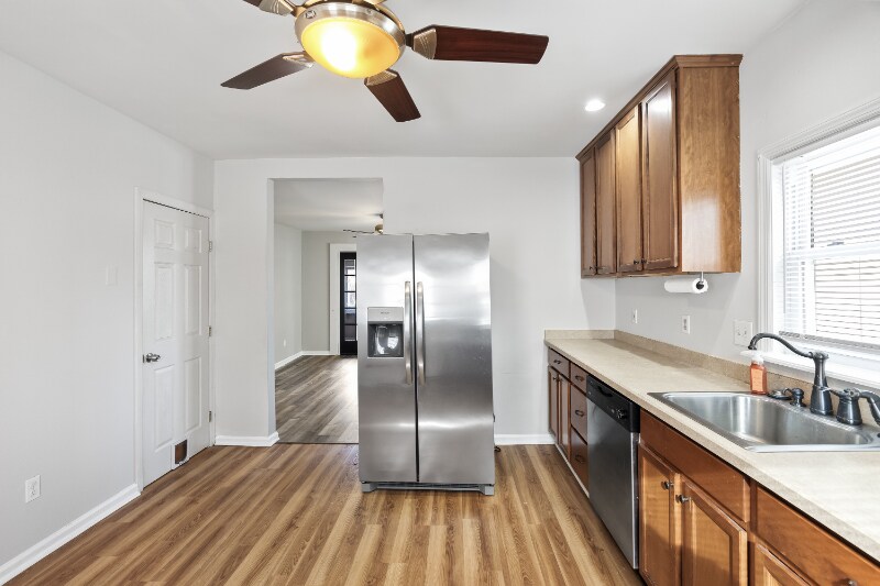 Building Photo - 106 Congress Ave