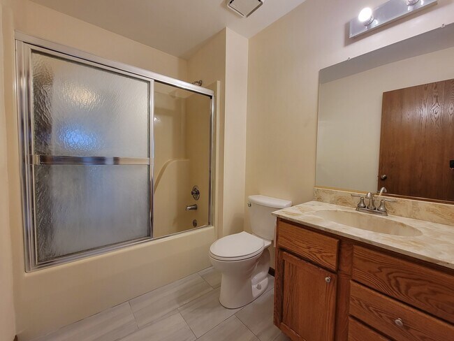 Building Photo - 1820 77th St