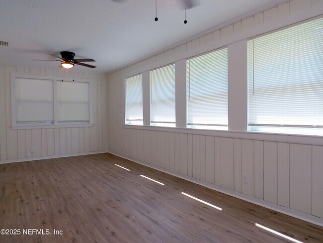Building Photo - 2071 Southampton Rd