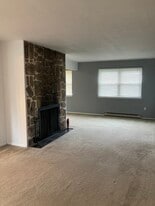 Building Photo - 8 Crescent Dr