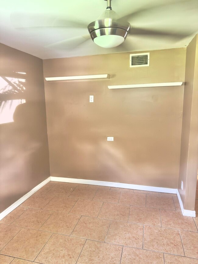 Building Photo - 5312 Bowling Green Dr