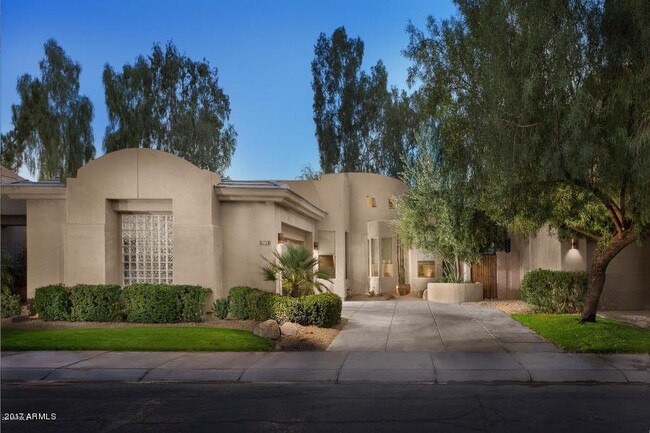 Building Photo - 7371 E Vaquero Dr
