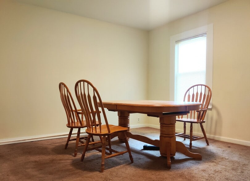 dining - 29 Cottage Grn