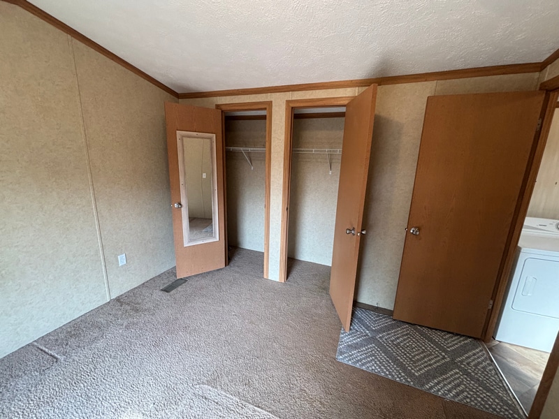 Building Photo - 383 Church St