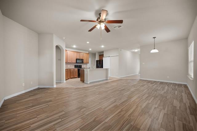 Building Photo - 7165 Mohegan Dr