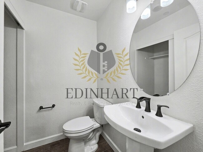 Building Photo - 4885 N Backer Ave