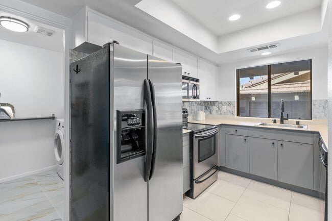 Building Photo - 46642 Arapahoe Cir