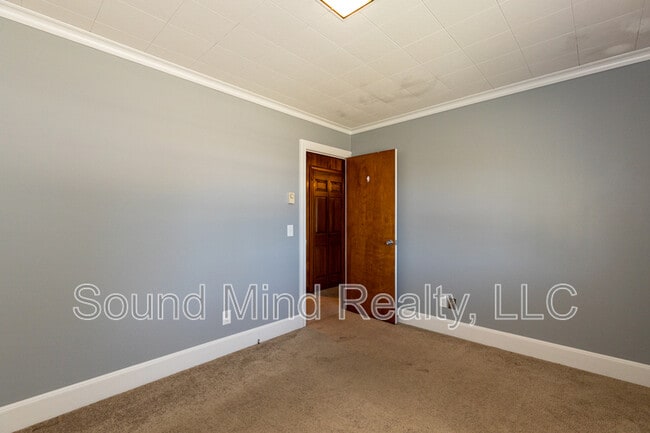 Building Photo - 207 S Alston St