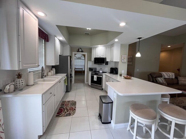 Building Photo - 813 Niemen Dr