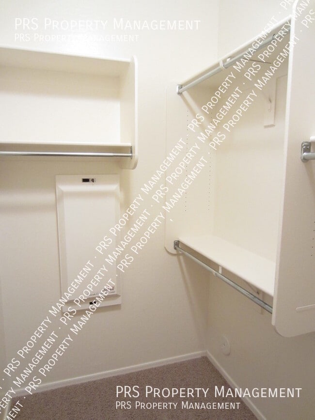 Building Photo - 4221 E Crest Ct