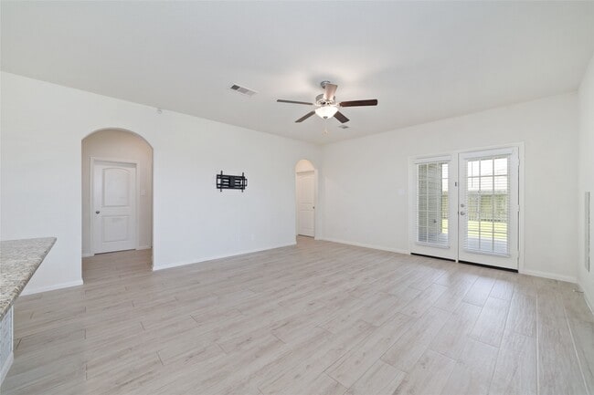 Building Photo - 3000 Iron Woods Dr