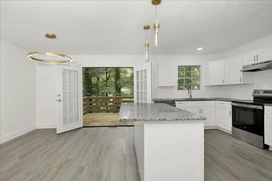 Building Photo - 5188 Goldmar Dr