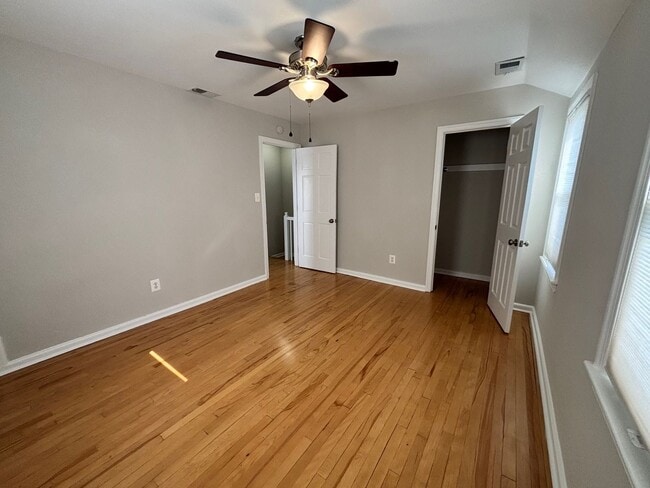 Building Photo - 2705 Fort Dr