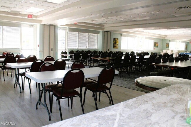 Building Photo - 16685 Lake Cir Dr