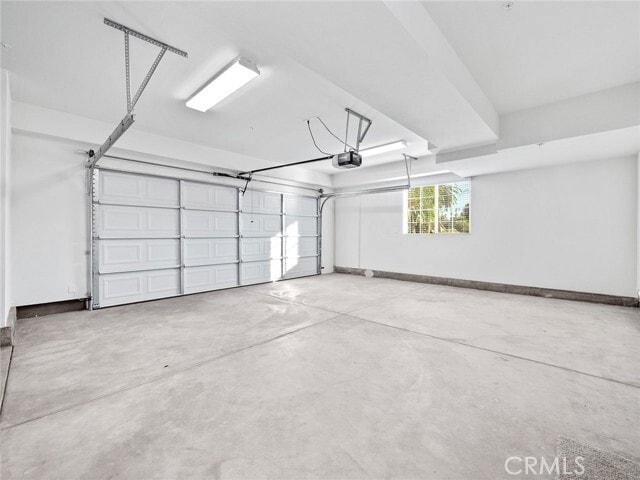 Building Photo - 1325 W Grand Ave