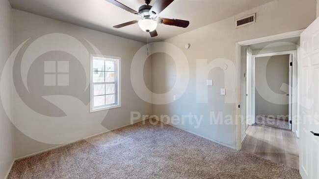 Building Photo - 3725 E Flower St