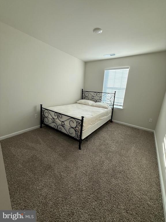 Building Photo - 367 Centergate Dr