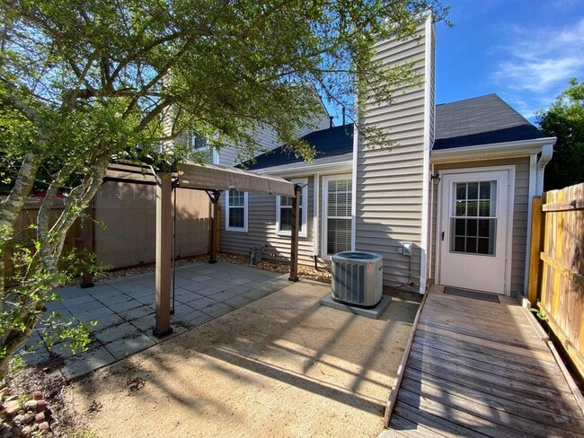 Building Photo - 4723 Brookwood Dr