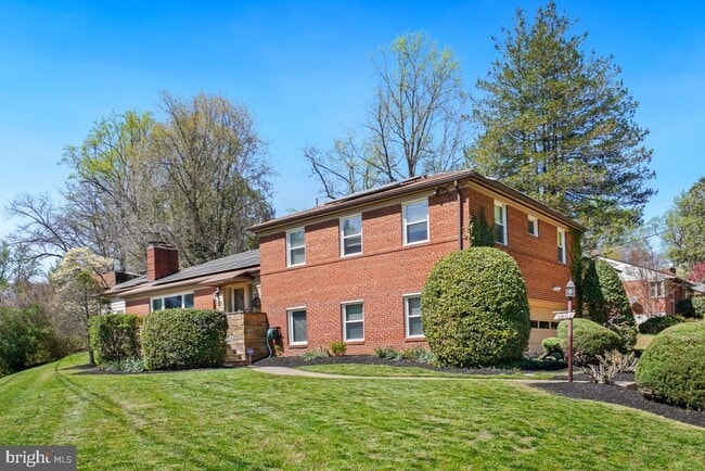 Primary Photo - 1801 Primrose Rd NW