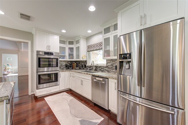 Building Photo - 15739 Fleetwood Oaks Dr