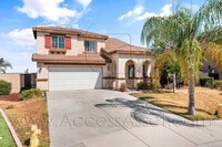 Building Photo - Large 4 Bed/3 Bath Home with an Incredible View!