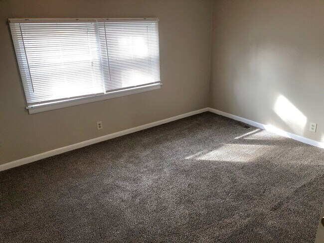 Building Photo - 1350 Sherman Ave