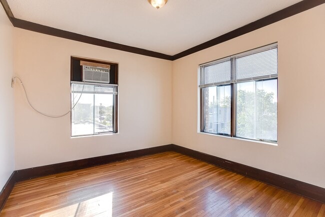 Interior Photo - Lakesbury Apartments | Leasing Studio, Alcove, & 1-Bedroom Apartments!