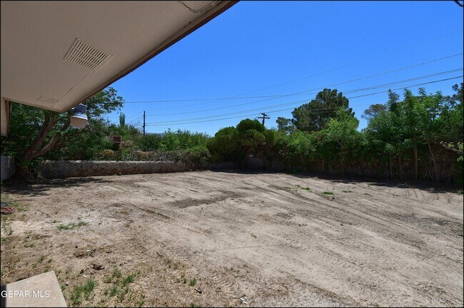 Building Photo - 408 Crane Ave