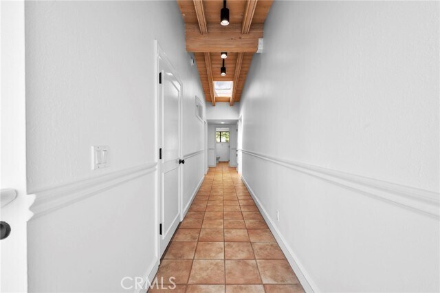 Building Photo - 1560 Sunset Ridge Dr