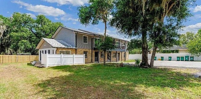 Building Photo - Renovated 2bed/1bath Apartment in Eustis! ...