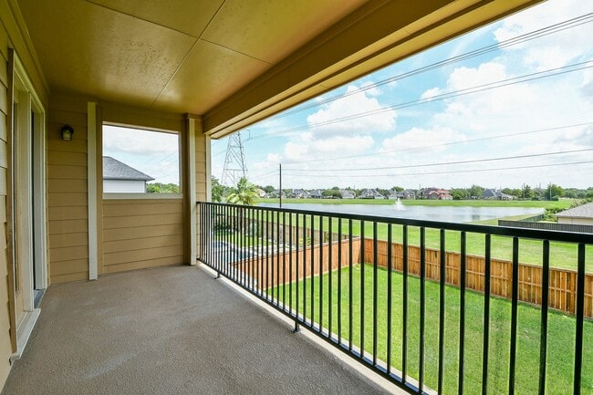 Building Photo - 1215 Redstone Glen Ln