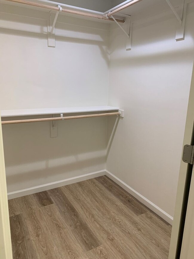 Building Photo - 2494 South Dr