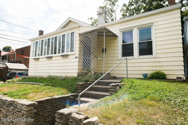 Building Photo - 208 Pope St