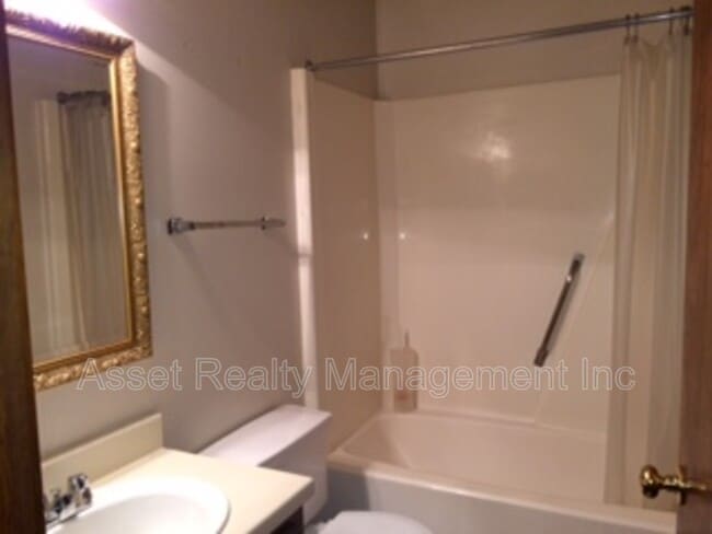 Building Photo - 3517 Curtis Ln