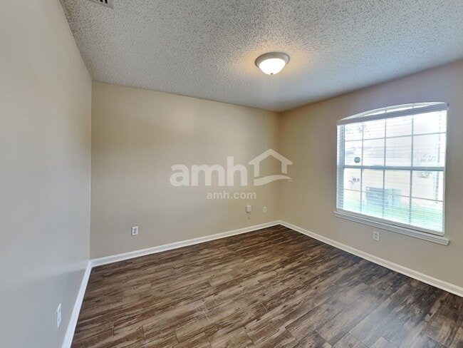 Building Photo - 6037 Scenic Meadow Ln