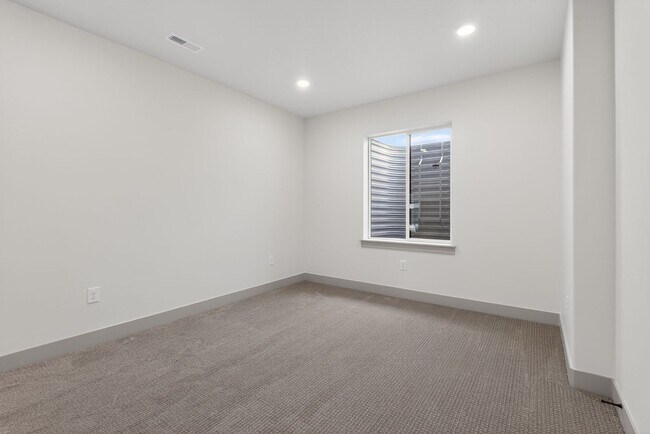 Building Photo - Charming 3BR/ 2Bath (Basement Apartment) in Lehi